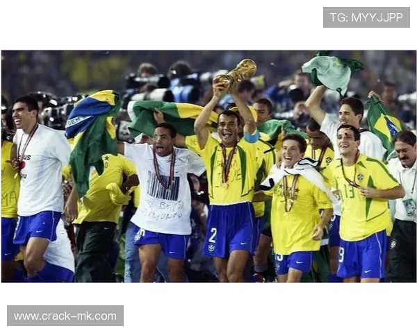 西班牙队勇夺2010年世界杯冠军，首次登顶世界之巅